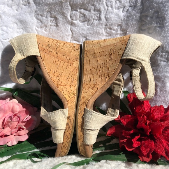 Toms shoes size 7.5 - Picture 3 of 7